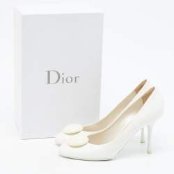 مملوكة مسبقًا حذاء كعب عالي ديور جلد أبيض منقوش مقدمة دائرية مقاس 38.5