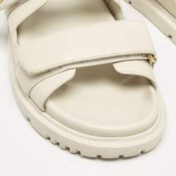 مملوكة مسبقًا Dior Cream Leather DiorAct Flat Sandals Size 38.5