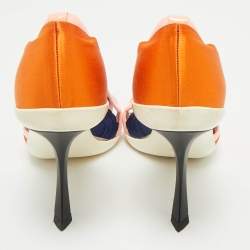 مملوكة مسبقًا حذاء كعب عالي ديور جلد لامع وساتان برتقالي ثنائي اللون كعب متقوس مقدمة مدببة مقاس 37.5 