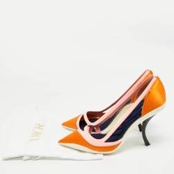 مملوكة مسبقًا حذاء كعب عالي ديور جلد لامع وساتان برتقالي ثنائي اللون كعب متقوس مقدمة مدببة مقاس 37.5 