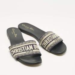 Pre Owned صندل ديور قماش مطرز أزرق كحلي دواي فلات مقاس 39