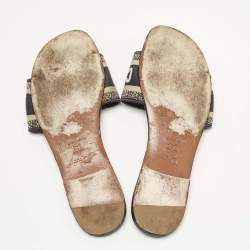 Pre Owned صندل ديور قماش مطرز أزرق كحلي دواي فلات مقاس 39