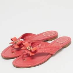 Pre Owned Dior Pink Leather and Patent Leather Bow Thong Flat Slide Size 39