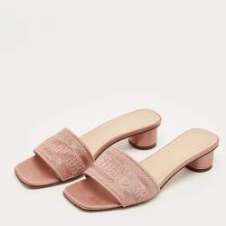 مملوكة مسبقًا صندل سلاي د ديور دوي ساتان وردي مقاس 38