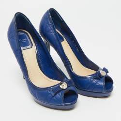 مملوكة مسبقًا حذاء كعب عالي ديور جلد لامع وجلد كاناج بيج مزين فيونكة مقدمة مفتوحة نعل سميك مقاس 41