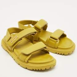 مملوكة مسبقًا صندل ديور أكت جلد بني مسطح مقاس 40