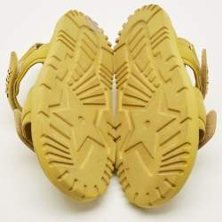 مملوكة مسبقًا صندل ديور أكت جلد بني مسطح مقاس 40