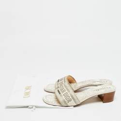 مملوكة مسبقًا صندل ديور منزلق قماش رمادي/كريمي مقاس 40.5