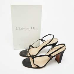 مملوكة مسبقًا صندل ديور سافاري ساتان أسود بحزام خلفي مقاس 38