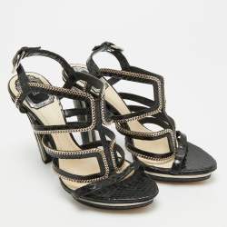 مملوكة مسبقًا صندل ديور سير حول الكاحل بتفاصيل سلسلة جلد بايثون مقاس 37