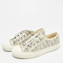 مملوكة مسبقًا Dior Walk'n'Dior Size 39.5 White/Grey Canvas and Rubber Lace Up Sneakers