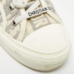 مملوكة مسبقًا Dior Walk'n'Dior Size 39.5 White/Grey Canvas and Rubber Lace Up Sneakers
