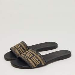 Pre Owned صندل سلايد ديور قماش مطرز أزرق داكن مقاس 40