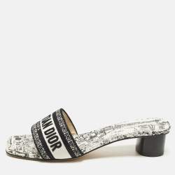 مملوكة مسبقًا Dior Dway Size 41 White/Black Embroidered Canvas Slide Sandals