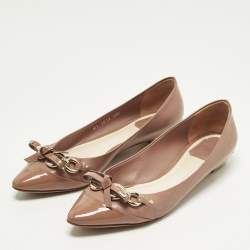 Pre Owned Dior Size 38.5 Beige Leather and Patent Bow Chain Detail Ballet Flats