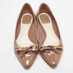 Pre Owned Dior Size 38.5 Beige Leather and Patent Bow Chain Detail Ballet Flats
