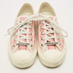 Pre Owned حذاء رياضي ديور قماش مطرز أزرق بحري/أبيض مشي ديور منخفض من الأمام مقاس 37.5