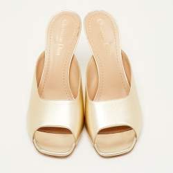 مملوكة مسبقًا صندل سلايد ديور جلد ذهبي معدني مفتوح من الأمام مقاس 40