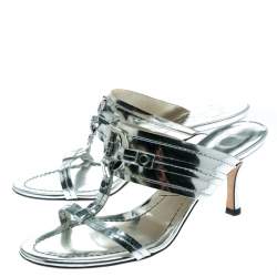 مملوكة مسبقًا صندل سلايد ديور سيور T جلد فضي ميتالك مقاس 36