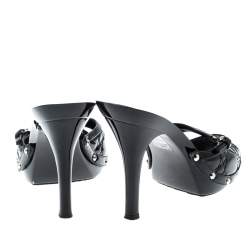 مملوكة مسبقًا صندل ديور سلايد مقدمة مفتوحة تفاصيل إبزيم جلد لامع مبطن أسود مقاس 37.5