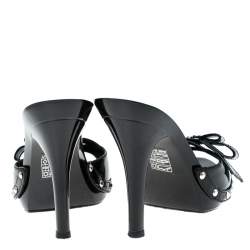 مملوكة مسبقًا Dior Black Patent Leather City Clog Sandals Size 35.5