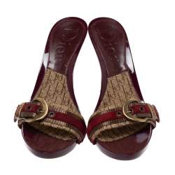 Pre Owned صندل ديور سلايد تفاصيل إبزيم سويدي عنابي وكانفاس مونوغرامي بني مقاس 38