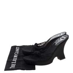 Pre Owned صندل ديور نعل سميك سيور معقودة كانفاس أسود مقاس 38.5