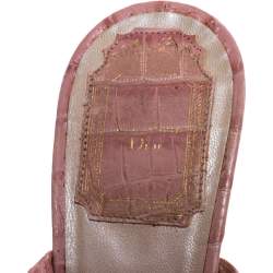 مملوكة مسبقًا Dior Pink Croc Embossed Leather T-Strap Bow Sandals Size 37