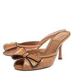 Pre Owned صندل سلايد ديور مقدمة مفتوحة فيونكة جلد لامع بيج مقاس 35.5