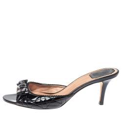 مملوكة مسبقًا Dior Black Cannage Patent Leather Bow Slide Sandals Size 41
