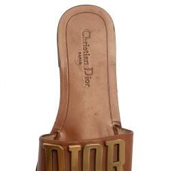 مملوكة مسبقًا Dior Brown Leather Logo Flat Sandals Size 39