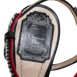 Pre Owned صندل ديور جلد نقشة السحلية ستراس مزين بحزام للكاحل مقدمة مدببة مقاس 38.5