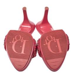 مملوكة مسبقًا صندل سلايد ديور مزخرف بشعار جلد وكانفاس وردي / أبيض مقاس 40