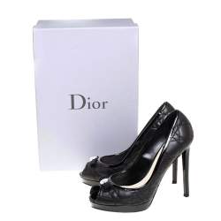 مملوكة مسبقًا Dior Black Cannage Quilted And Patent Leather Bow Pumps Size 37