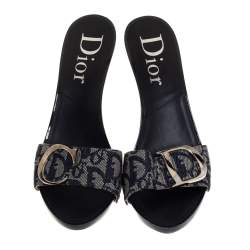 مملوكة مسبقًا Dior Blue Canvas Logo Detail Slide Sandals Size 40