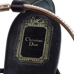 مملوكة مسبقًا صندل فلات ديور ساتان أسود بسير حرف تي مزخرف مقاس 39