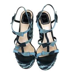 مملوكة مسبقًا صندل ديور دينم أزرق بحزام للكاحل كعب روكي نعل سميك مقاس 38