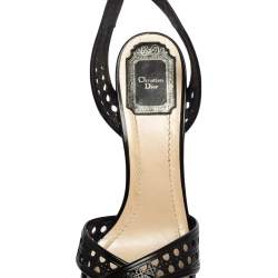 مملوكة مسبقًا صندل ديور جلد كاناج مفرغ أسود بنعل سميك وحزام كاحل كعب روكي مقاس 38