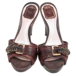 Pre Owned صندل سلايد ديور ديوريسيمو جلد بني مزين سلسلة مقاس 39