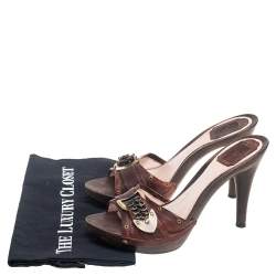 Pre Owned صندل سلايد ديور ديوريسيمو جلد بني مزين سلسلة مقاس 39