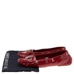 مملوكة مسبقًا حذاء لوفرز ديور سليب أون جلد لامع أحمر مقاس 39.5