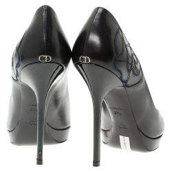 مملوكة مسبقًا حذاء كعب عالي ديور جلد أسود وسويدي أزرق بنقشة وردة ومقدمة مفتوحة ونعل سميك مقاس 37.5