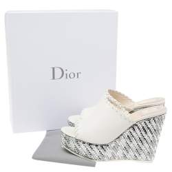 مملوكة مسبقًا Dior White Leather Wedge Platform Open Toe Sandals Size 40