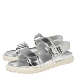 Pre Owned صندل فلات ديور جلد فضي فيلكرو مقاس 39