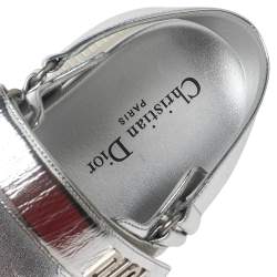 Pre Owned صندل فلات ديور جلد فضي فيلكرو مقاس 39