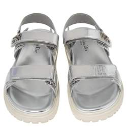 Pre Owned صندل فلات ديور جلد فضي فيلكرو مقاس 39