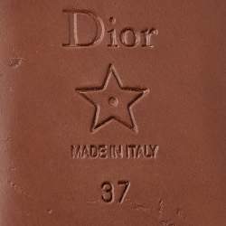 مملوكة مسبقًا Dior Green Leather 30 Montaigne Flat Sandals Size 37