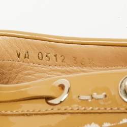 Pre Owned حذاء لوفرز ديور جلد لامع بيج سليب أون مزخرف بشعار مقاس 36.5