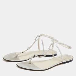 Pre Owned صندل فلات ديور جلد ميتالك فضي مزخرف كريستال سير حرف تي مقاس 39