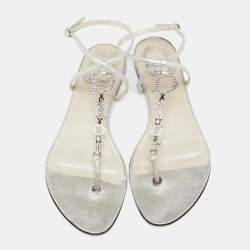 Pre Owned صندل فلات ديور جلد ميتالك فضي مزخرف كريستال سير حرف تي مقاس 39